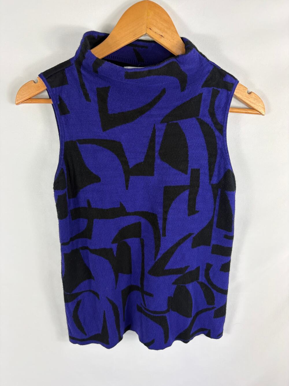 Chicos Mock Neck Sleeveless Blue Black Pattern Knit Tank Size Small